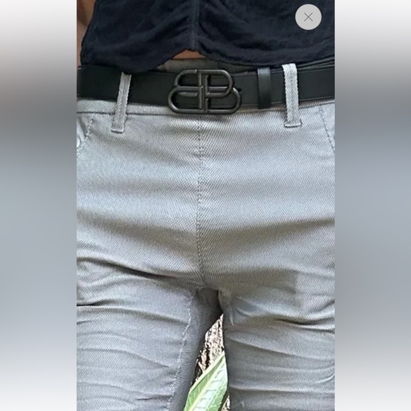 Bevy Flog Dafna Button Capri Pants in Gray - Picture 3 of 7